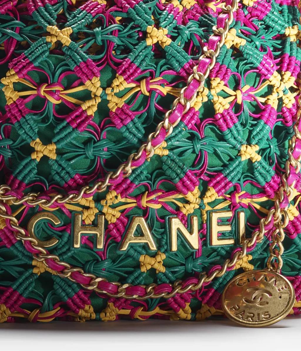 CHANEL 22 MINI HANDBAG AS3980 (20*19*6cm)